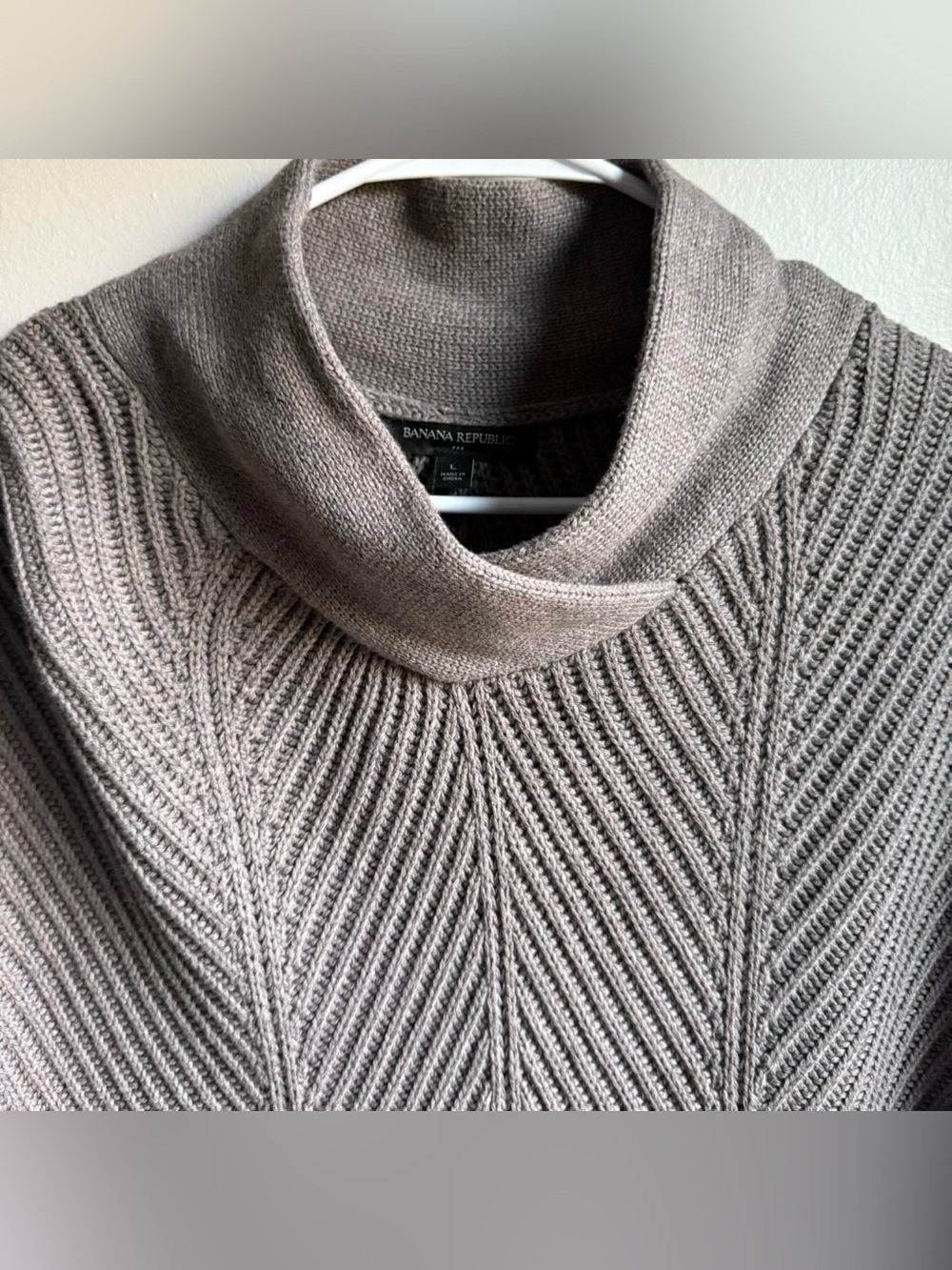 Banana Republic Poncho Sweater with Fringe Size Large Soft Brown Mock Neck